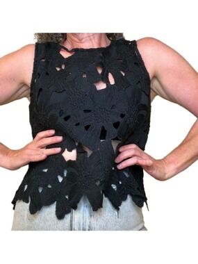ANTHROPOLOGIE Black Lace Floral Appliqué Eyelet Sleeveless Top Cutouts Size S/M